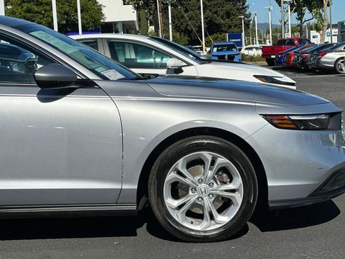 Used 2023 Honda Accord LX image 34
