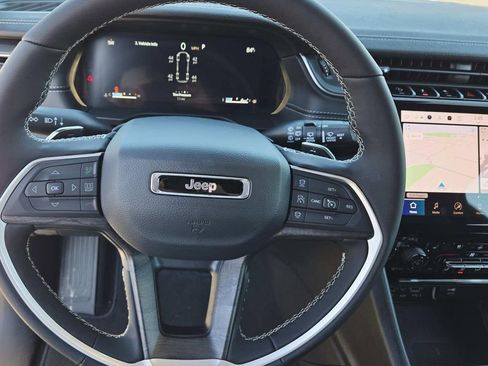 New 2025 Jeep Grand Cherokee L Limited w/ Luxury Tech Group II AWD/4WD image 21