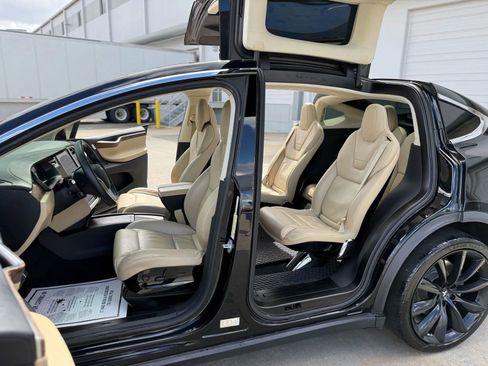 Used 2016 Tesla Model X 75D image 23