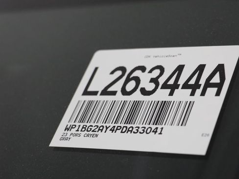 Used 2023 Porsche Cayenne GTS w/ Premium Package AWD/4WD image 24