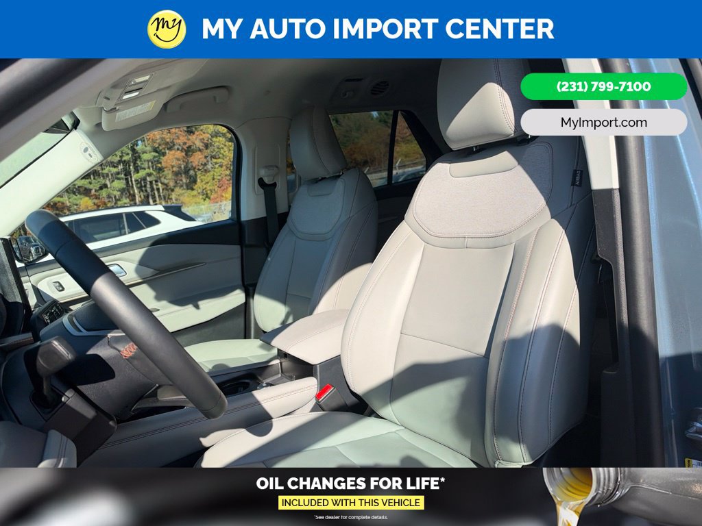 Used 2025 Ford Explorer Active w/ Active Comfort Package AWD/4WD image 13