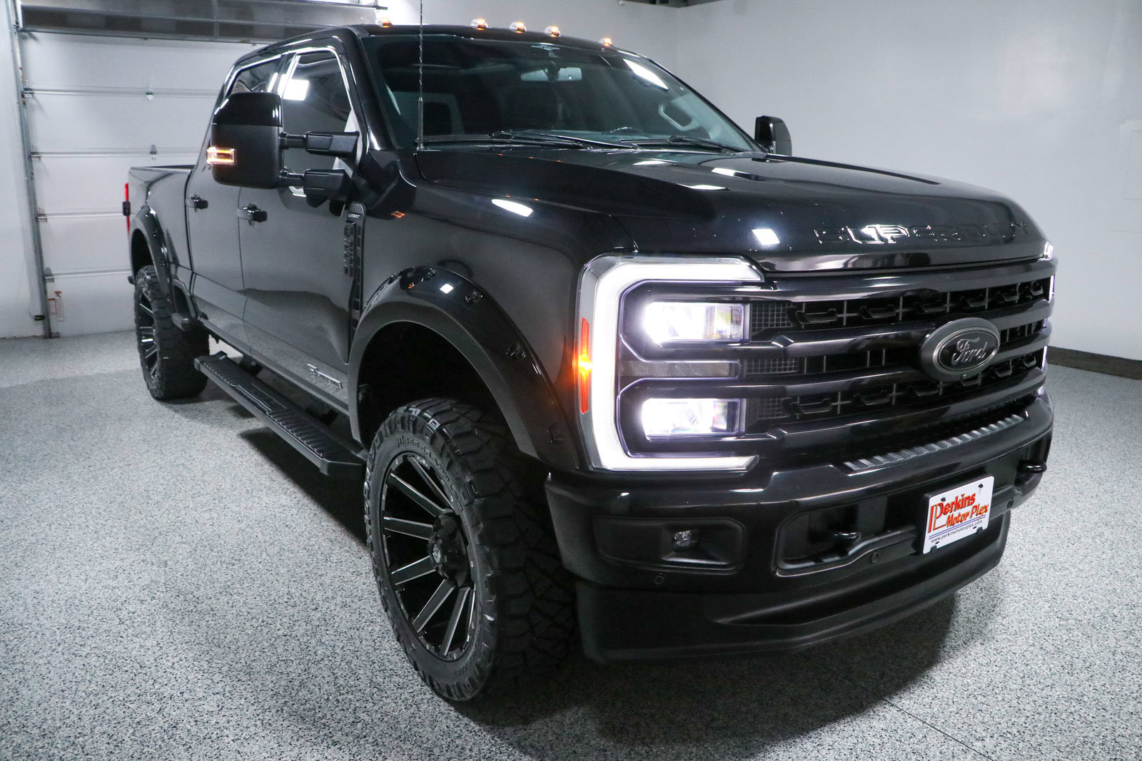 Used 2023 Ford F250 Lariat w/ Lariat Ultimate Package AWD/4WD image 5