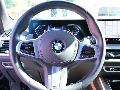 Used 2025 BMW X7 xDrive40i w/ M Sport Package AWD/4WD image 14