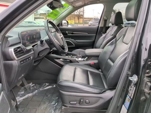 Used 2025 Kia Telluride S AWD/4WD image 22