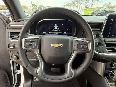Used 2024 Chevrolet Suburban LT image 16