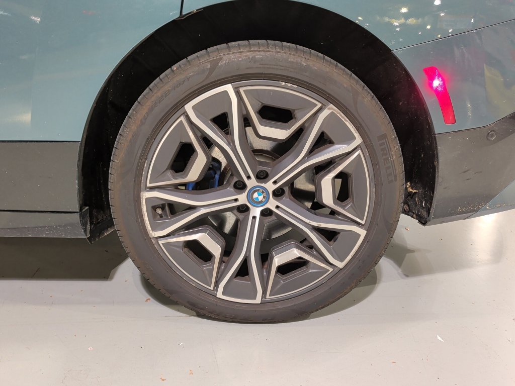 Certified 2024 BMW iX xDrive50 w/ Premium Package AWD/4WD image 6
