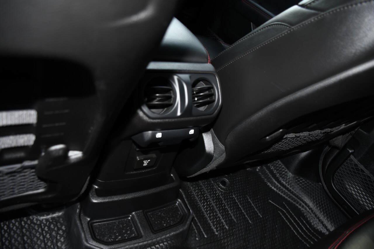Used 2018 Jeep Wrangler Unlimited Rubicon AWD/4WD image 19