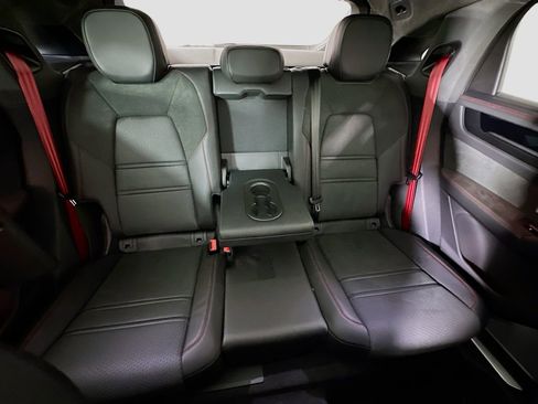 Certified 2026 Porsche Cayenne GTS AWD/4WD image 30