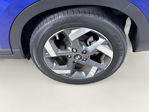 Used 2024 Hyundai Venue SEL FWD image 36