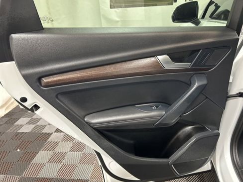Used 2022 Audi Q5 2.0T Premium Plus image 18