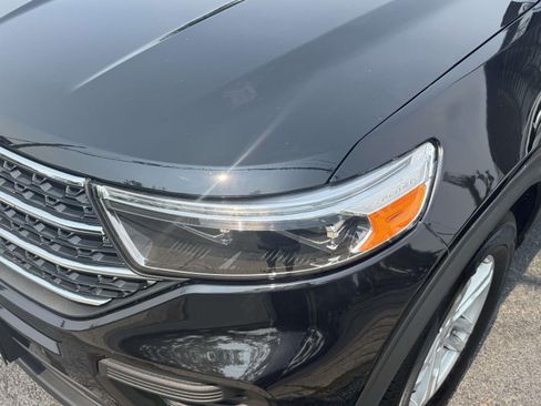 Used 2023 Ford Explorer XLT AWD/4WD image 7