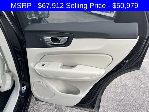 Certified 2025 Volvo XC60 T8 Plus w/ Protection Package Premier AWD/4WD image 20