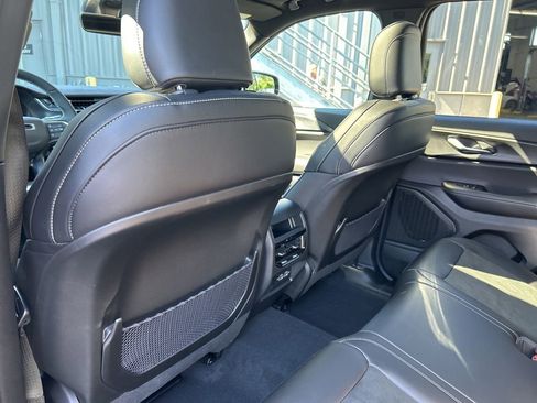 New 2025 Jeep Grand Cherokee Altitude image 32