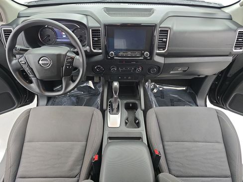 Certified 2022 Nissan Frontier SV w/ Technology Package AWD/4WD image 9