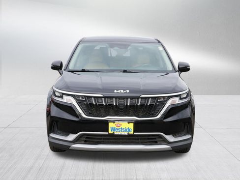 Used 2024 Kia Carnival LX image 2