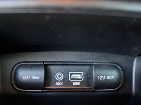 Used 2017 Kia Sorento L FWD image 31