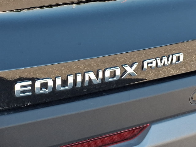 Used 2026 Chevrolet Equinox LT AWD/4WD image 32