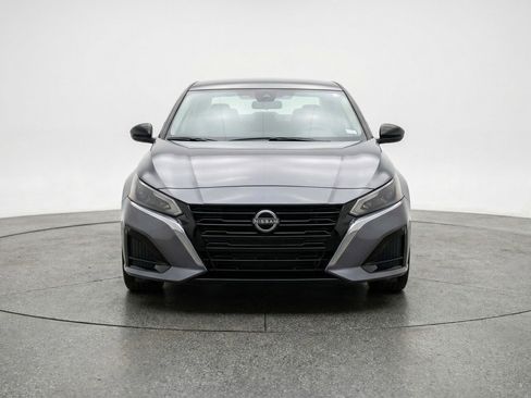 Used 2025 Nissan Altima 2.5 SV image 1