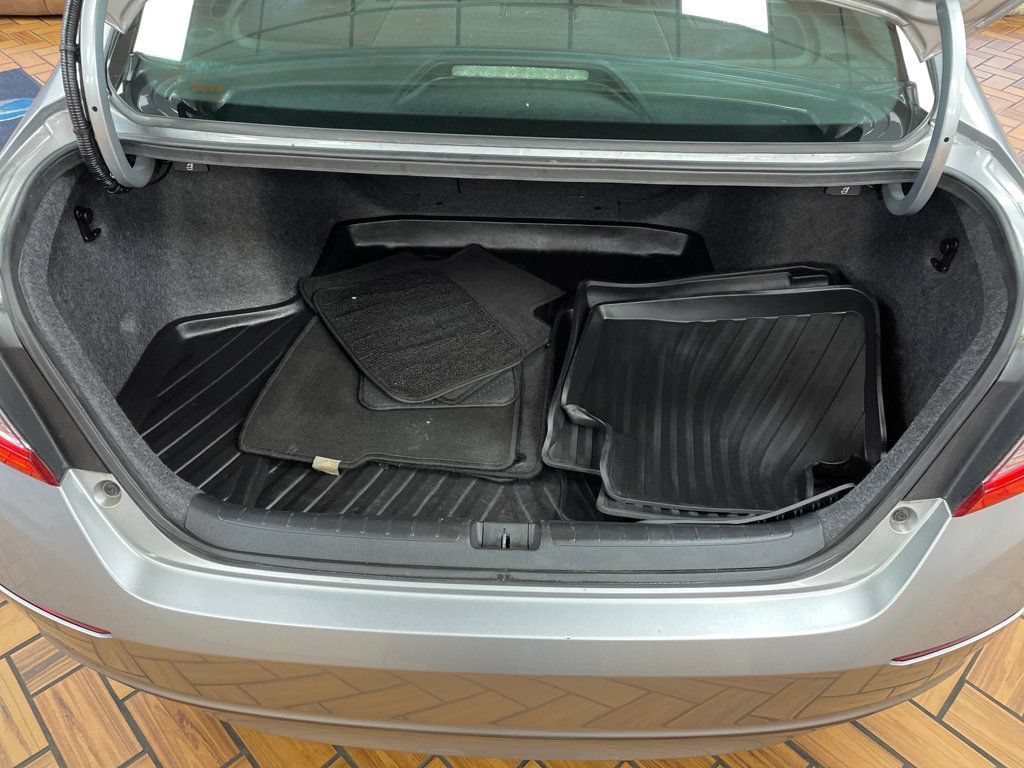 Used 2019 Honda Accord Hybrid image 11