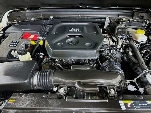 Used 2021 Jeep Wrangler Sport AWD/4WD image 30