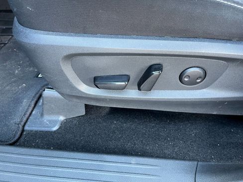 Used 2025 Nissan Pathfinder SV image 22