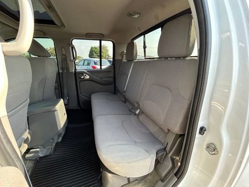 Used 2017 Nissan Frontier SV w/ SV Value Truck Package AWD/4WD image 37