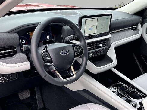 New 2026 Ford Explorer Platinum image 6