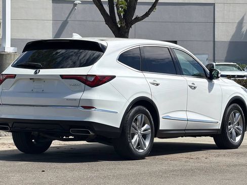 Used 2023 Acura MDX SH-AWD image 4