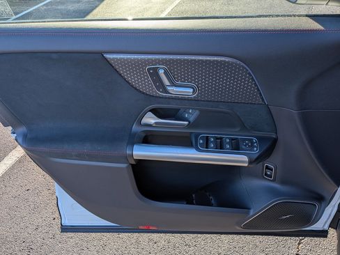 Used 2025 Mercedes-Benz GLA 250 image 14