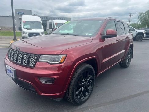Used 2020 Jeep Grand Cherokee Altitude AWD/4WD image 3