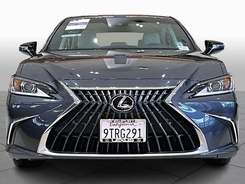 Used 2025 Lexus ES 300h w/ Premium Package image 3