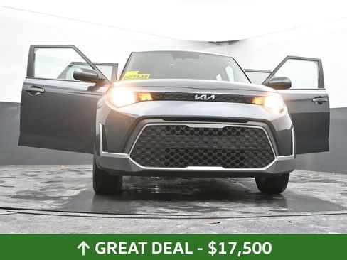 Used 2025 Kia Soul LX w/ LX Technology Package image 89