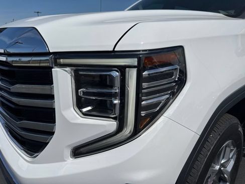 Used 2022 GMC Sierra 1500 SLT AWD/4WD image 21