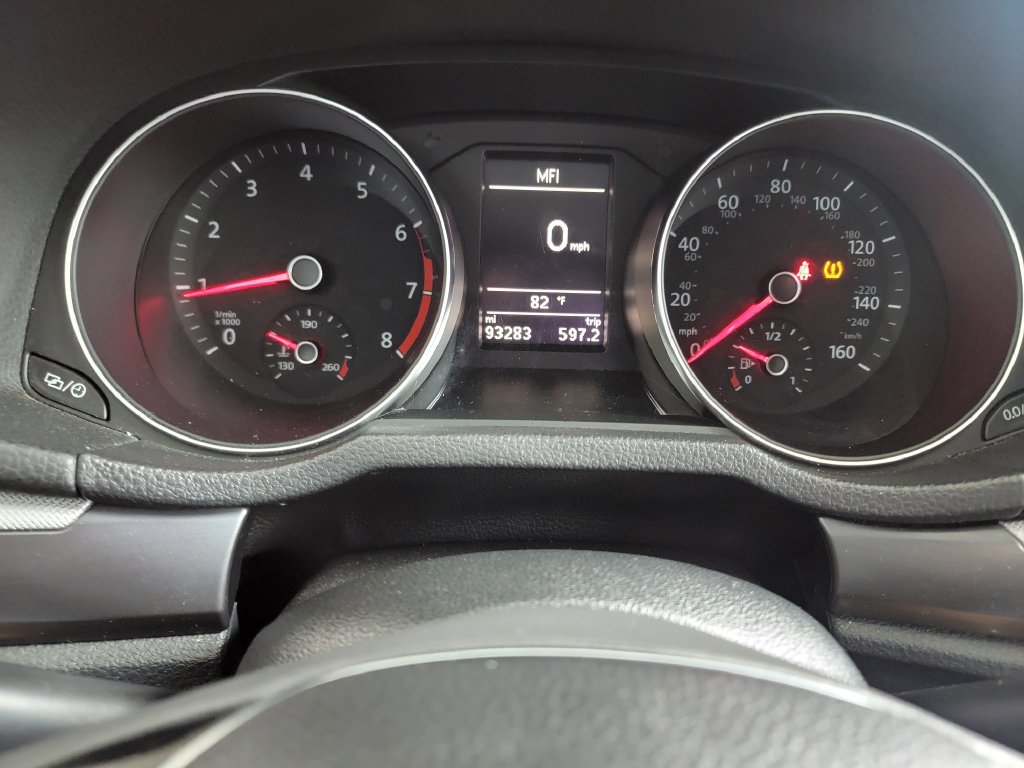 Used 2018 Volkswagen Passat 2.0T R-Line w/ R-Line Lighting Package FWD image 16
