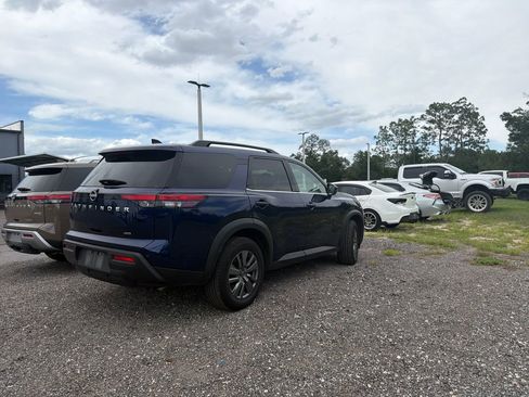 Used 2025 Nissan Pathfinder SV AWD/4WD image 5