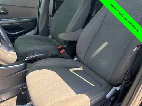 Used 2021 Chevrolet Trax LS w/ Tint and Cruise Package FWD image 44