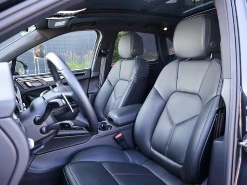 Certified 2026 Porsche Macan Turbo AWD/4WD image 5