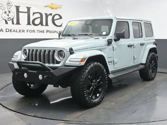 Used 2024 Jeep Wrangler Unlimited Sahara w/ Technology Group AWD/4WD image 39