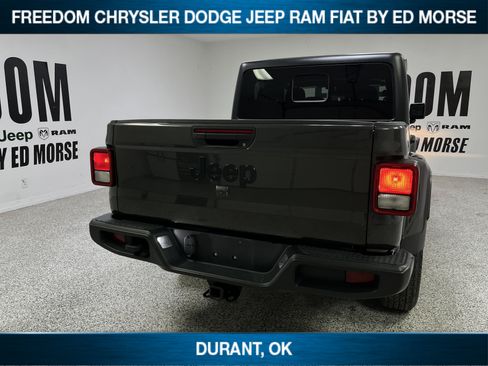 Used 2024 Jeep Gladiator Sport AWD/4WD image 5