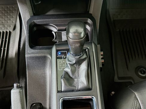 Used 2019 Toyota Tacoma TRD Sport AWD/4WD image 23