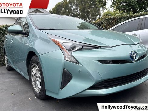 Used 2017 Toyota Prius Two w/ Prius Two Safety Plus Package FWD image 1