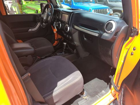 Used 2013 Jeep Wrangler Unlimited Sahara w/ Dual Top Group AWD/4WD image 31