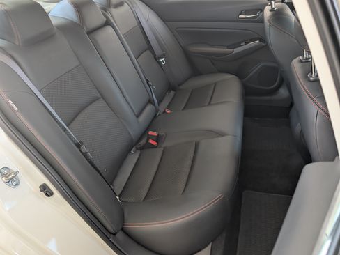 Used 2025 Nissan Altima 2.5 SR FWD image 19