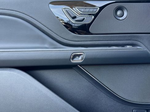 New 2025 Lincoln Aviator 2WD w/ Equipment Group 101A image 10