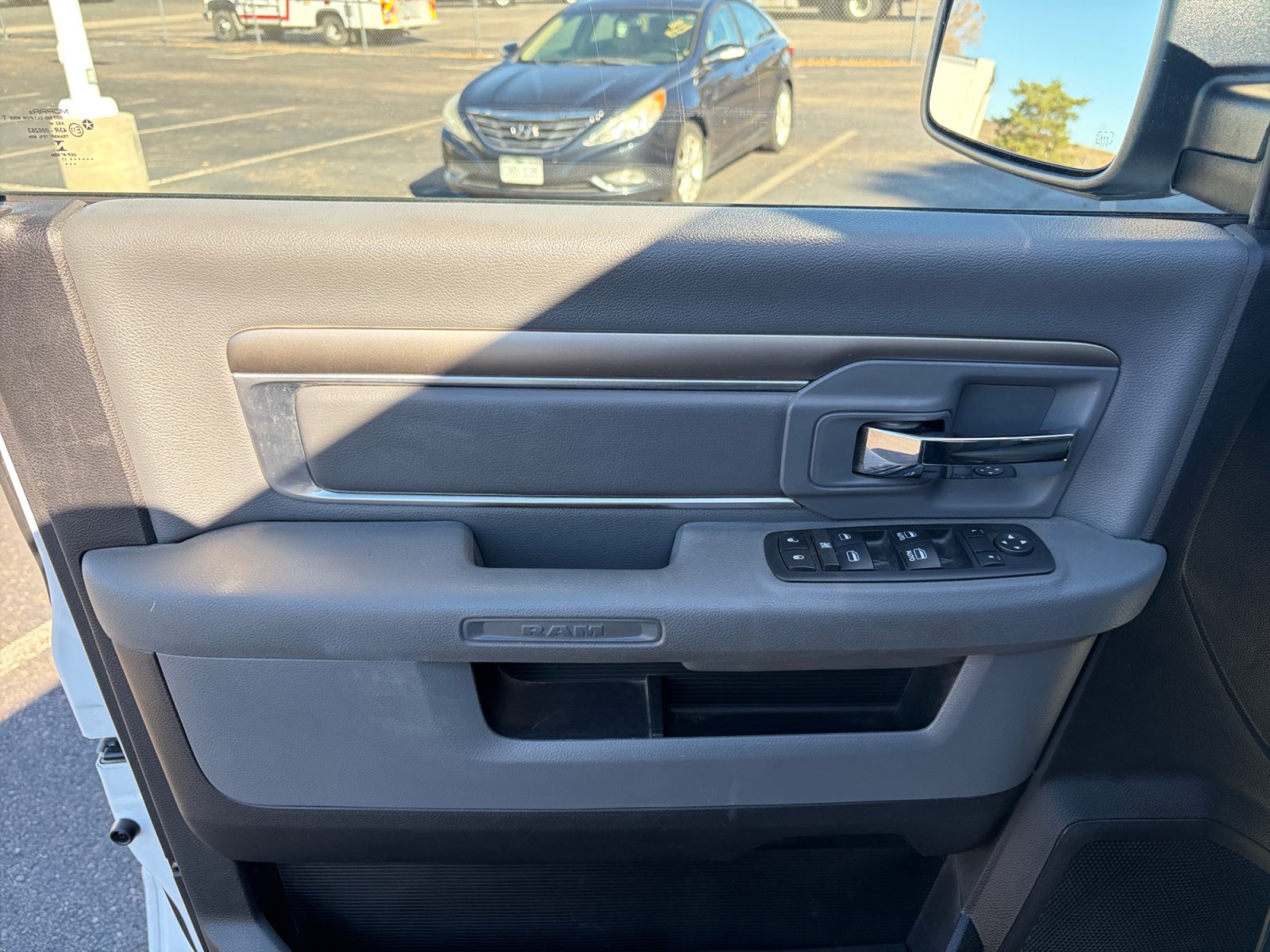 Used 2017 RAM 2500 SLT AWD/4WD image 14