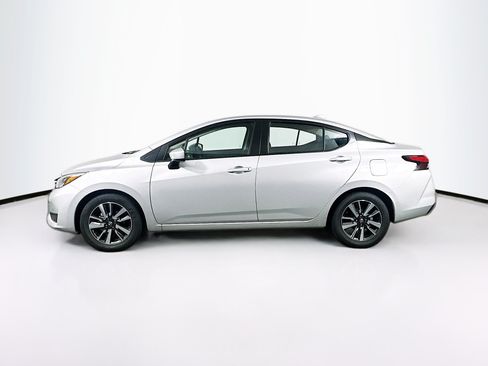 Used 2025 Nissan Versa SV FWD image 4