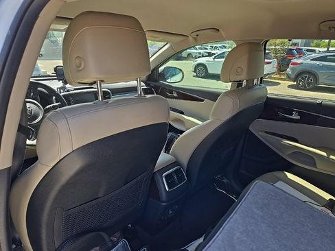 Used 2017 Kia Sorento EX w/ EX V6 Premium Package FWD image 7
