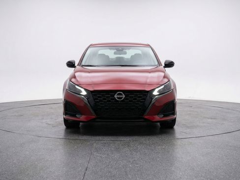 Used 2025 Nissan Altima 2.5 SV image 2