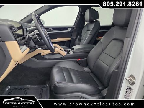 Used 2024 Porsche Cayenne image 25