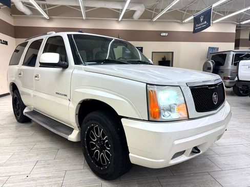 Used 2005 Cadillac Escalade AWD image 12